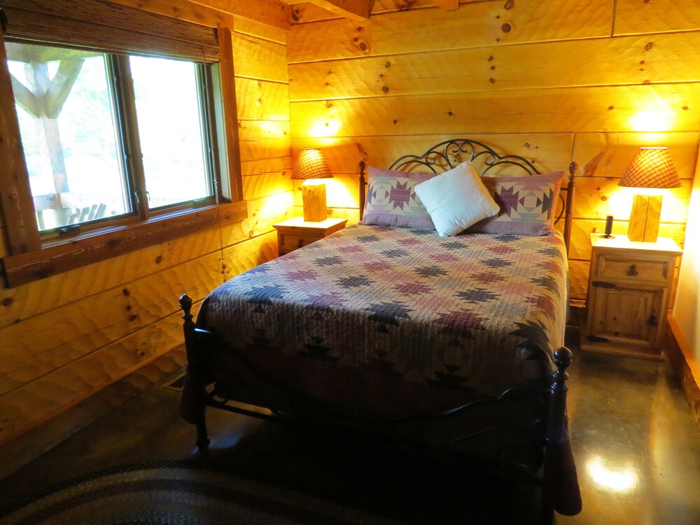 Southern Comfort Lakeside Cabin Resort - photo 11
