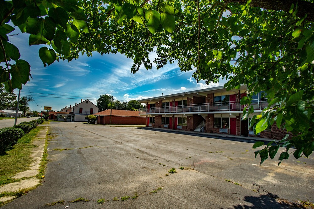 Coach House Inn - photo 58