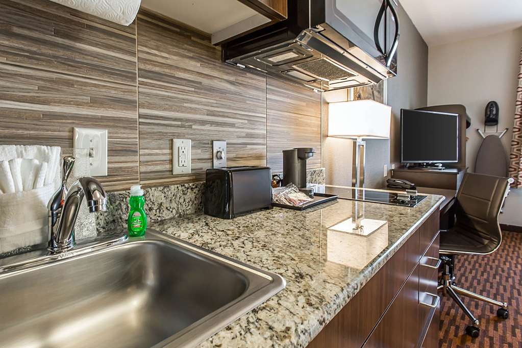 Suburban Studios Midland I 20 - photo 14