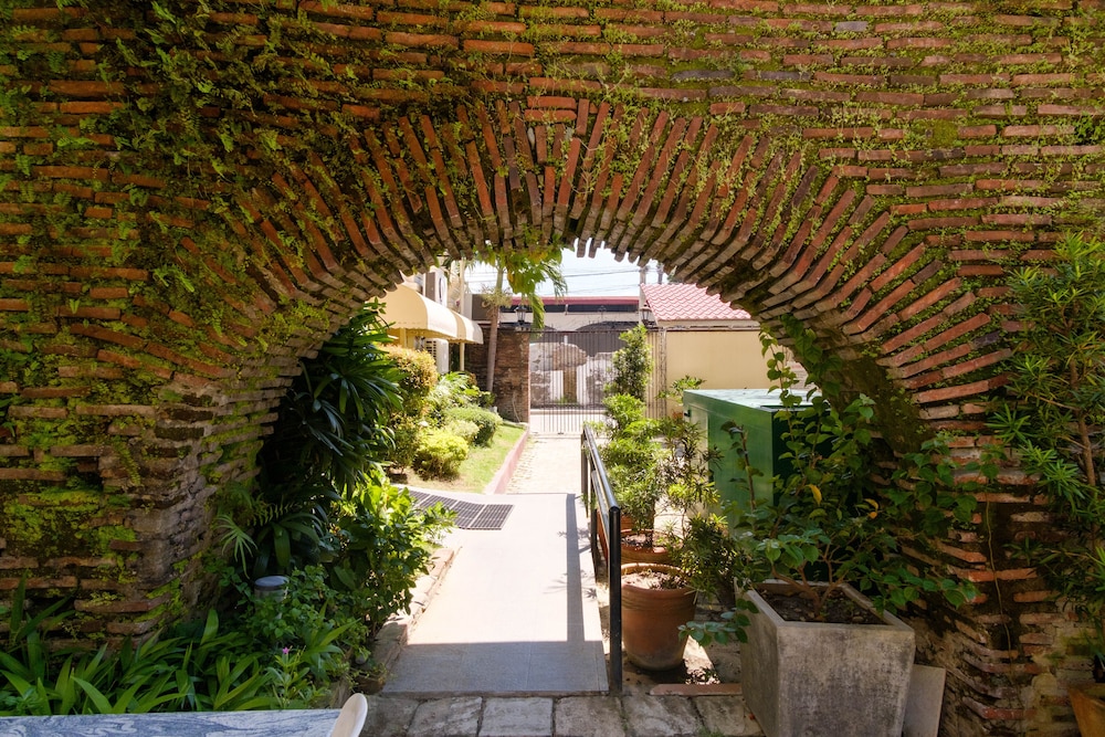 Reddoorz Plus At Calle Crisologo Vigan in Vigan, Philippines