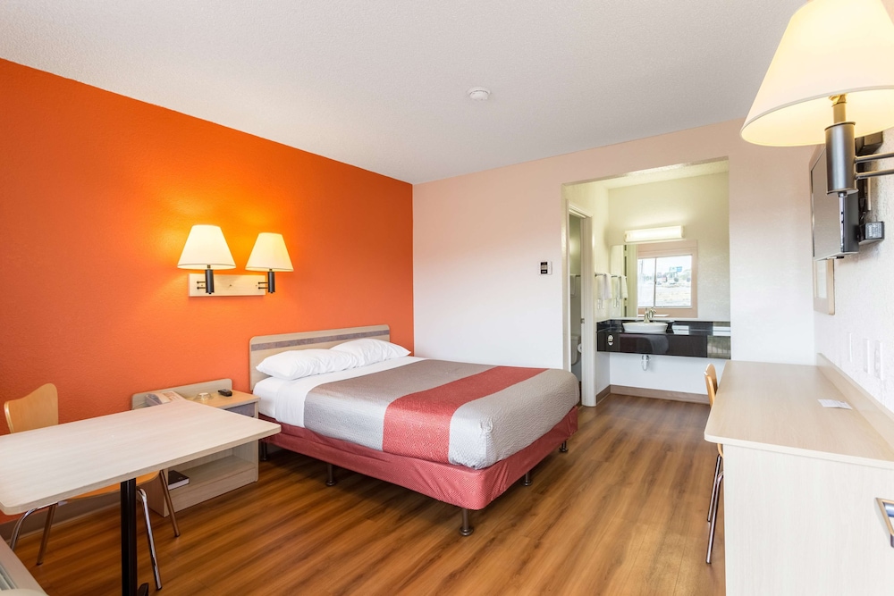 Motel6 Albuquerque NM South Airport - photo 21