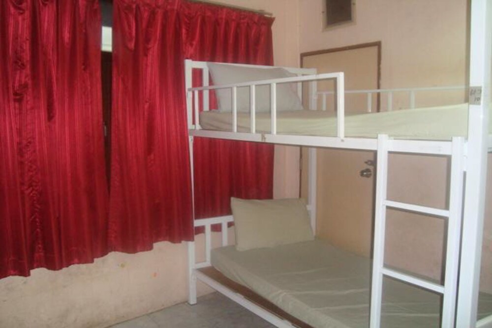 Khaosan Rainbow Hostel