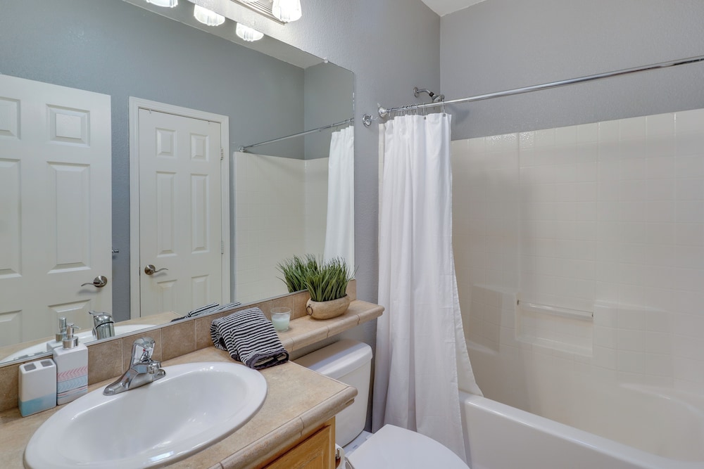 Pet Friendly Needles Vacation Rental Near River — Needles — photo 3