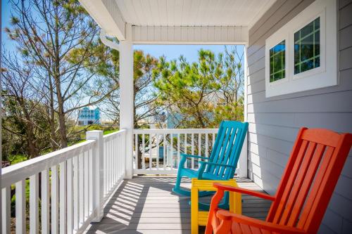 All Decked Out by Oak Island Accommodations - photo 15