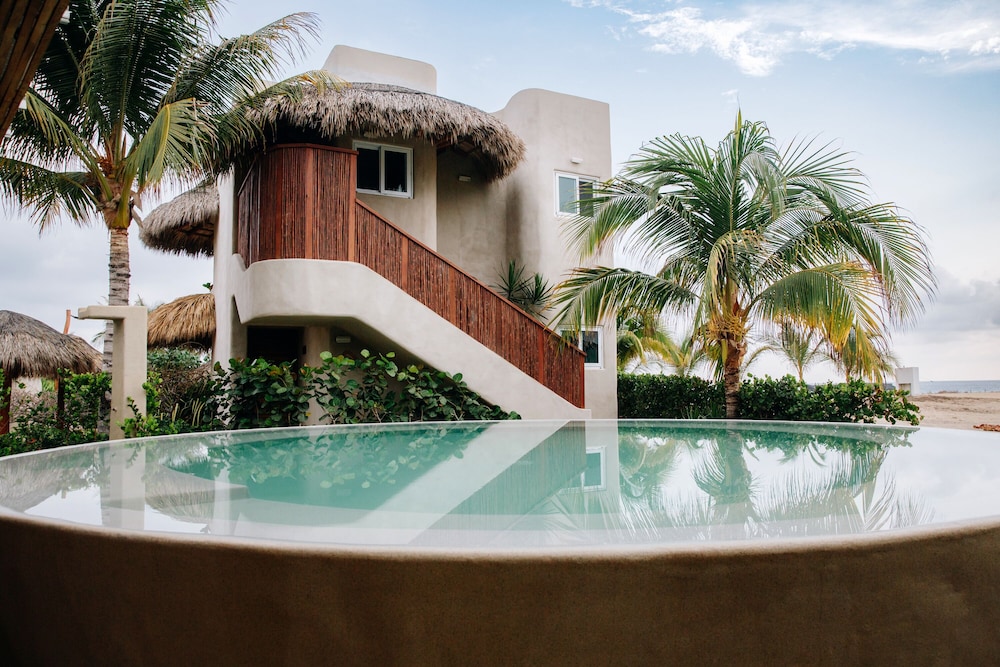 El Origen Villas & Spa Puerto Escondido — 5-Star Luxury Hotel in San Pedro Mixtepec, Mexico