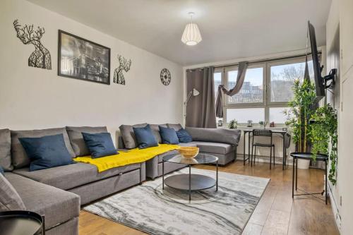 Peaceful 2 Bed South Bank — 4-Star Luxury Hotel in London, United Kingdom