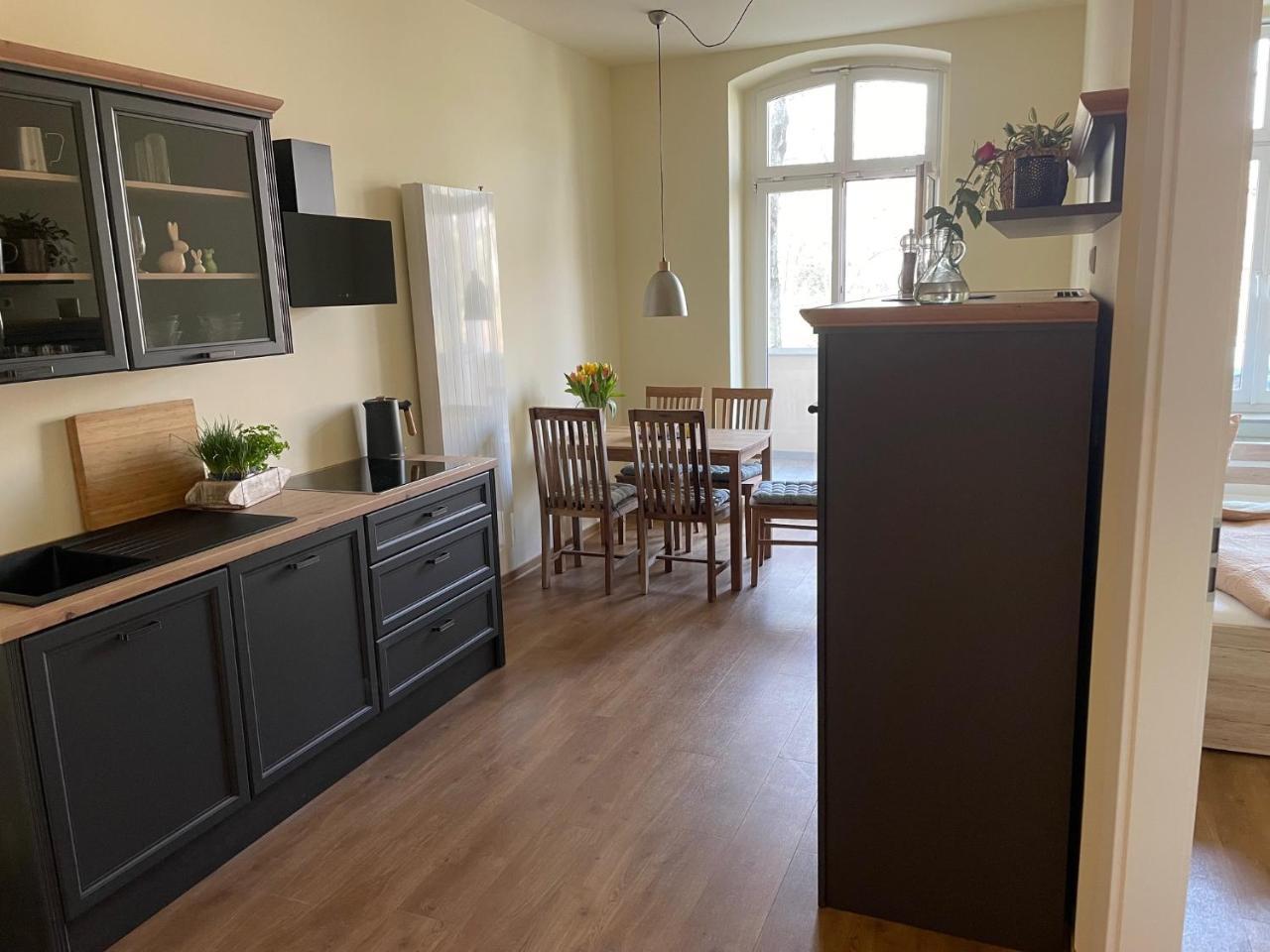 ElisaBett Erfurt Apartment Elisa 4 Schlafzimmer und 2 Bäder bis 6 Personen — 4-Star Luxury Hotel in Erfurt, Germany