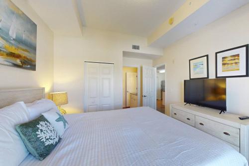 305 Madeira Bay Resort - photo 10