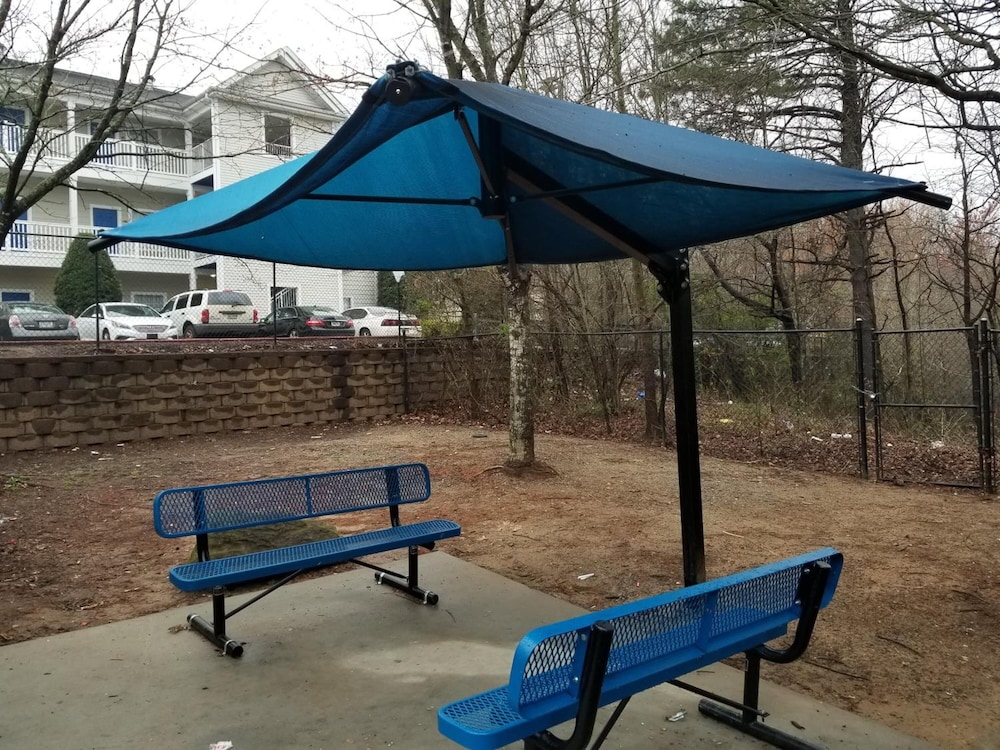 InTown Suites Extended Stay Atlanta GA Indian Trail - photo 14