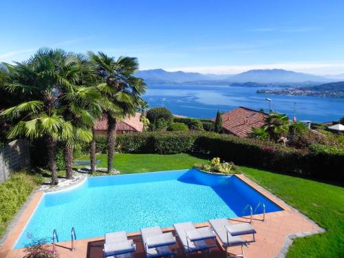 Villa Diamante con Vista Lago Maggiore e Piscina — 4-Star Luxury Hotel in Meina, Italy