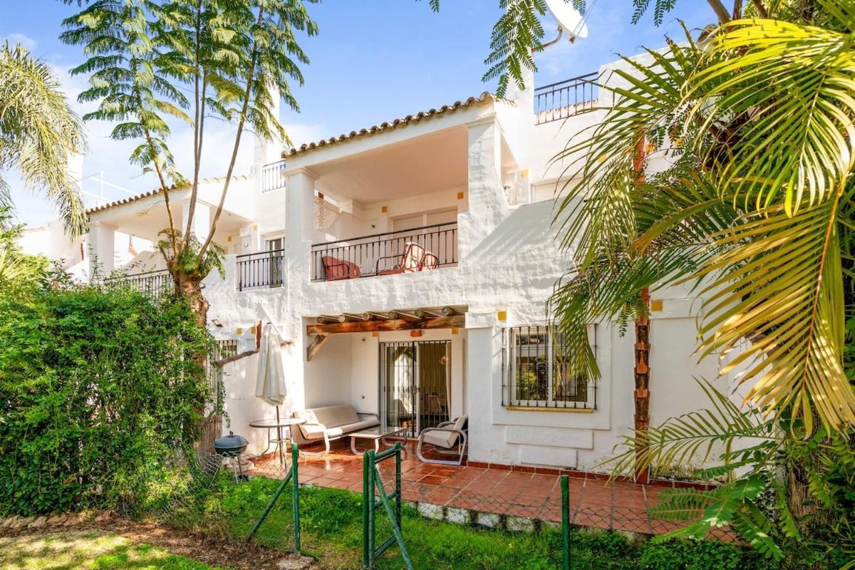 Explore Life At Los Naranjos Marbella Rdr453 — Marbella