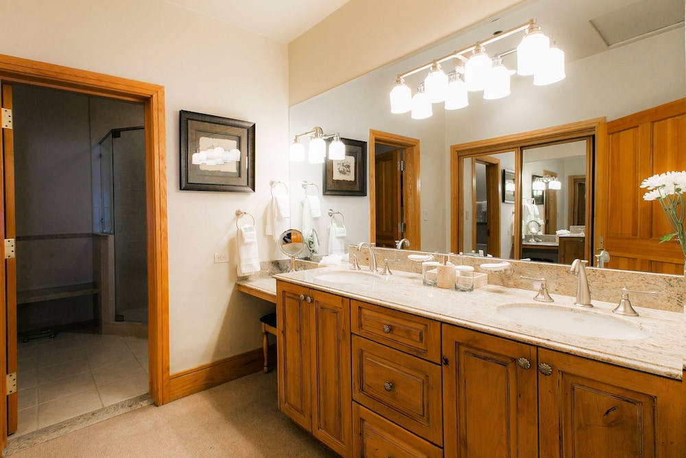 Luxury Two Bedroom Suite with Mountain Views 2 Apartment Hotel by RedAwning - photo 8