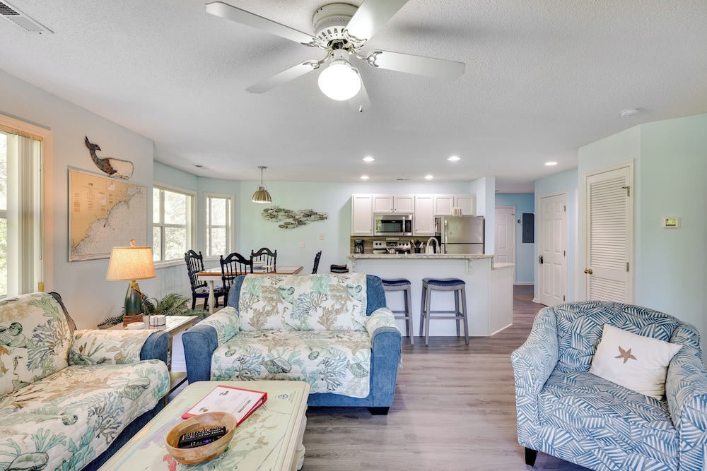 Private Deck and Pool Access Southport Resort Condo - photo 4