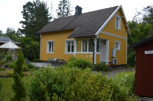 Humlebo - carbon neutral hotel in Unknown City