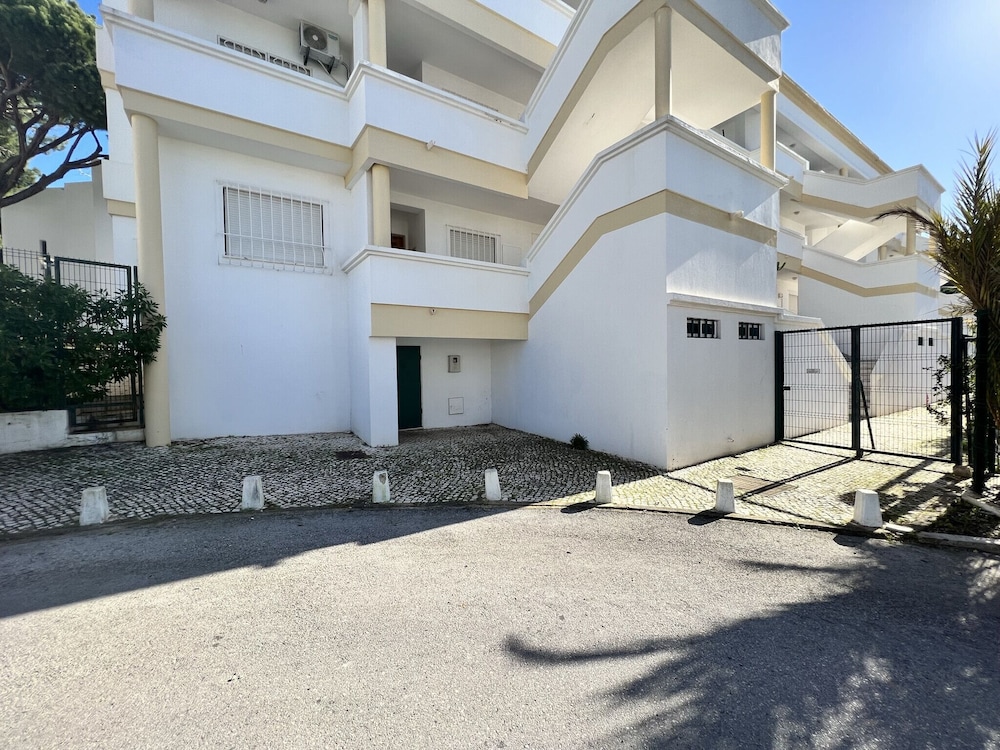 Vilamoura Garden View 1 With Pool by Homing — 4-Star Luxury Hotel in Vilamoura, Portugal