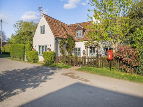 Garden Cottage — 4-Star Luxury Hotel in Thetford, United Kingdom