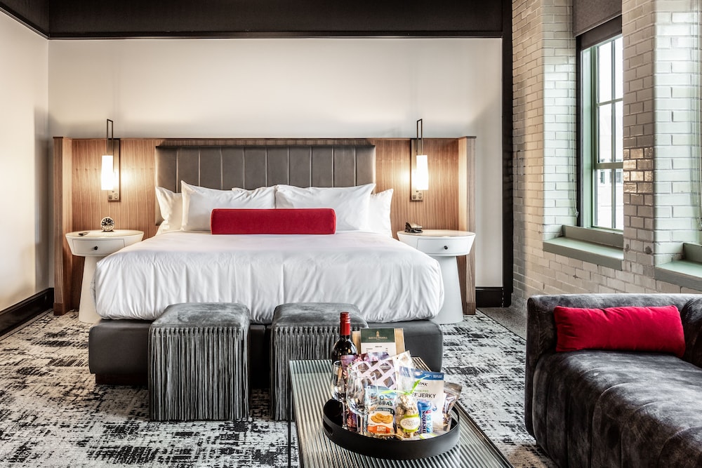 Bottleworks Hotel - photo 26