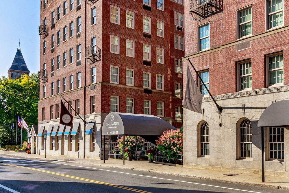 Sheraton Commander Hotel - featured photo