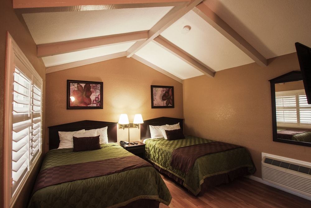 Tri Valley Inn and Suites Pleasanton - photo 10