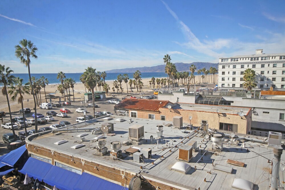 Cadillac Hotel - photo 21