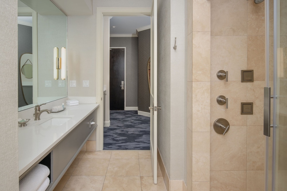 Courtyard by Marriott Tacoma Downtown - photo 39