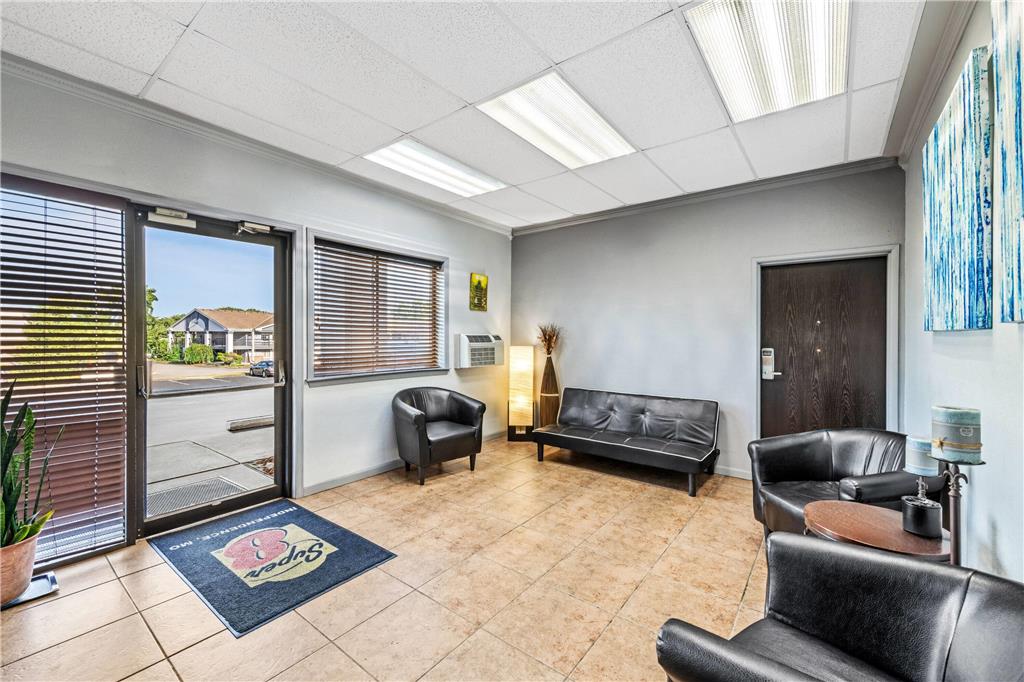 Super 8 by Wyndham Independence Kansas City - photo 4