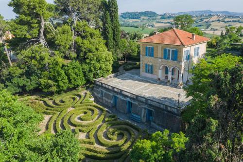 Villa Liberty — 4-Star Luxury Hotel in Osimo, Italy