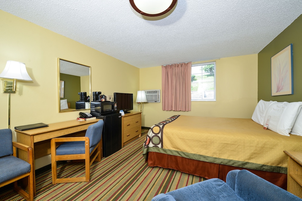 Super 8 by Wyndham Minot Airport - photo 19