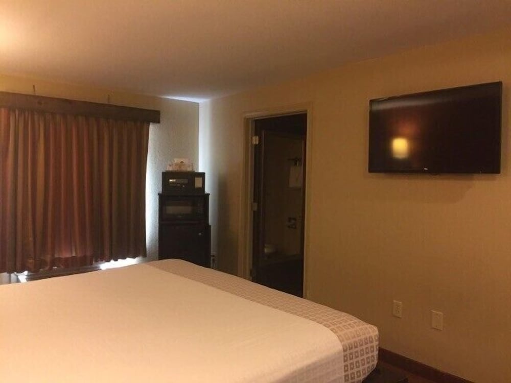 Americas Best Value Inn Caldwell - photo 11