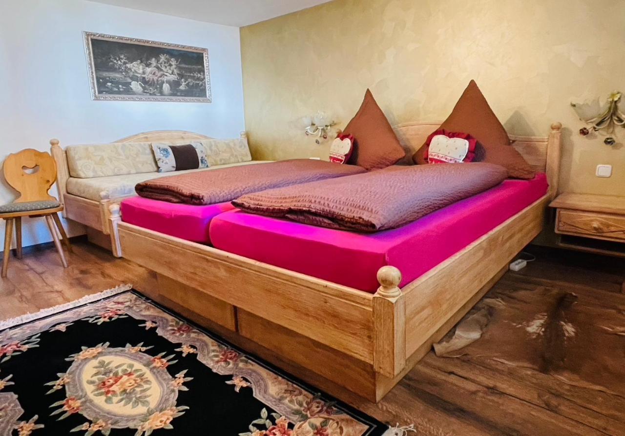 Ferienwohnung Alpensymphonie mit 110 m2 und sonnigem Balkon — 4-Star Luxury Hotel in Burgberg, Germany