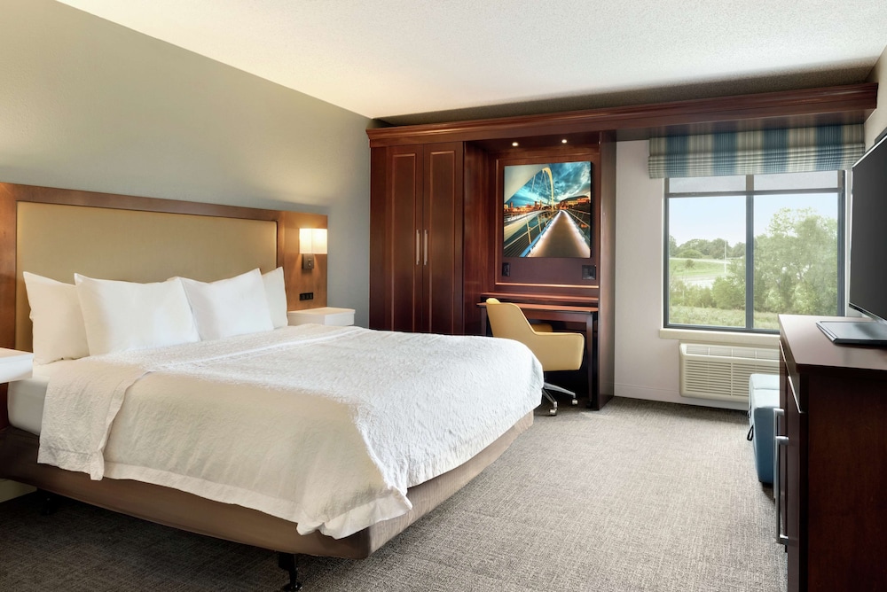 Hampton Inn West Des Moines Lake Drive - photo 16