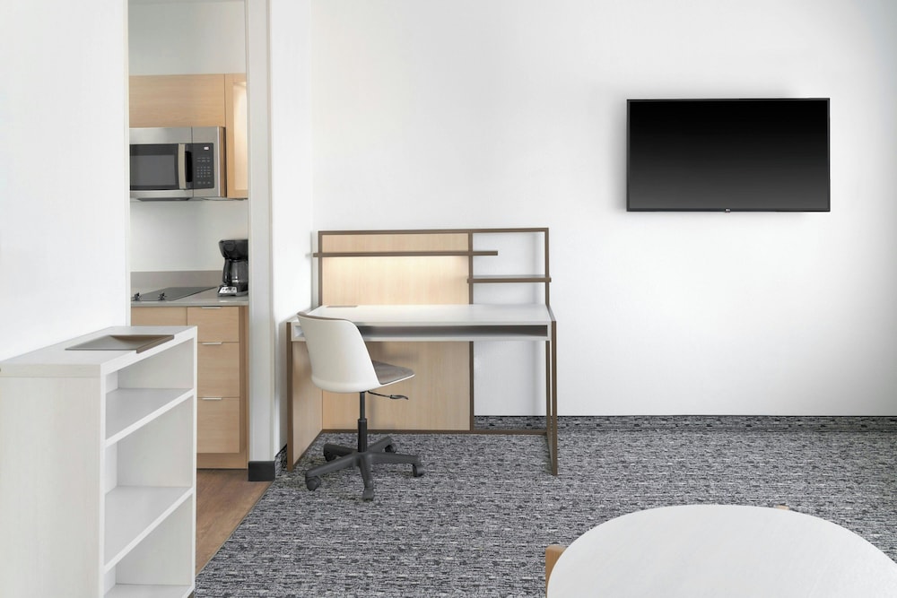 TownePlace Suites by Marriott Detroit Taylor - photo 11