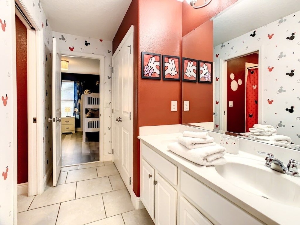 Fun Games & Relaxation At Solterra Resort 6 Bedroom Home by Redawning - photo 21