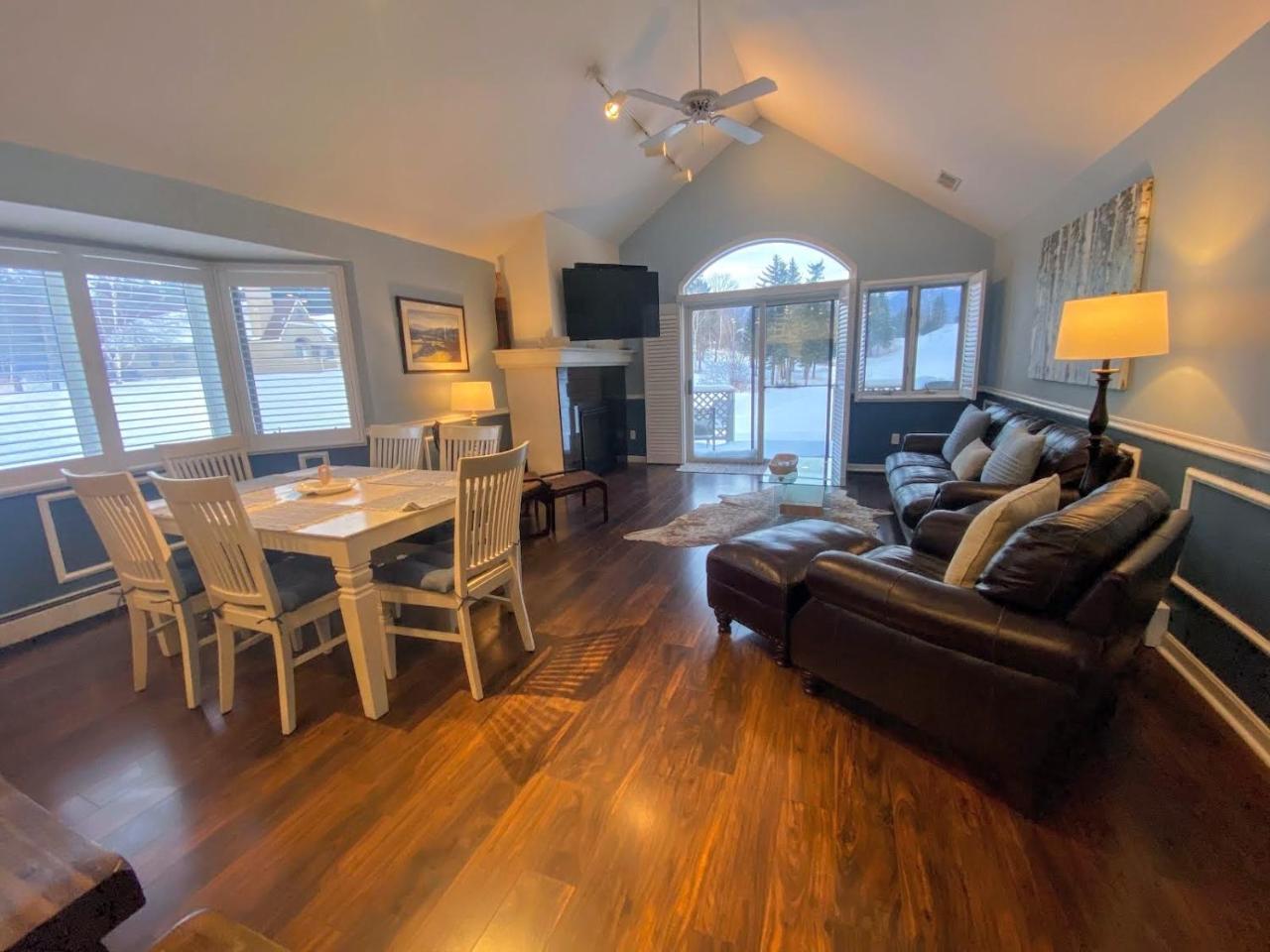 G3 Classy Bretton townhome with AC fast wifi great mountain views right on the golf course - photo 4