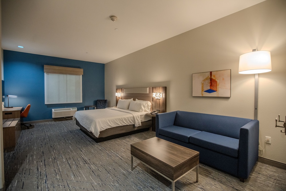 Holiday Inn Express Cleveland by IHG - photo 13