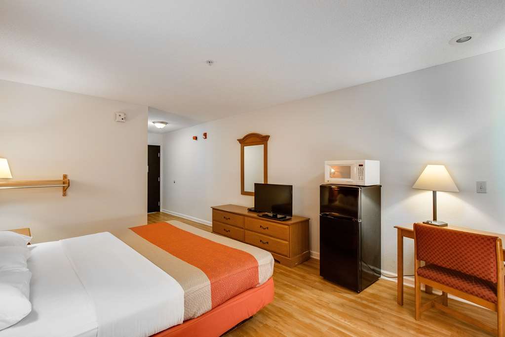 Motel 6 Hinesville GA - photo 5