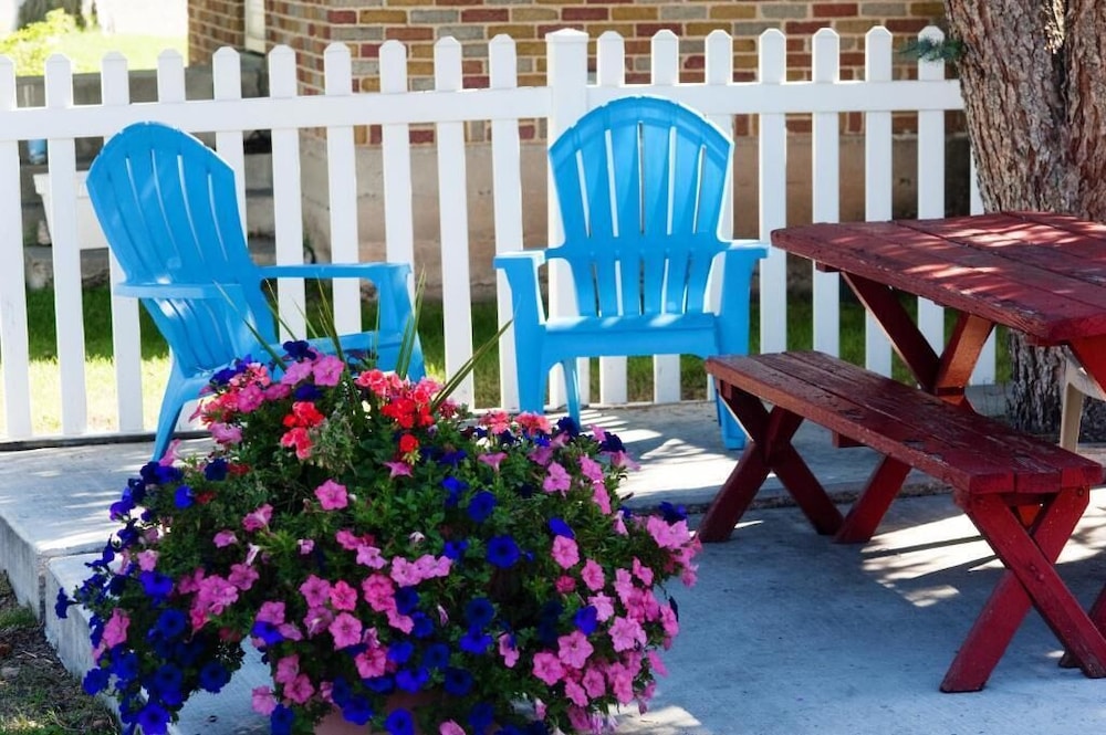 Blue Pine Motel - photo 24