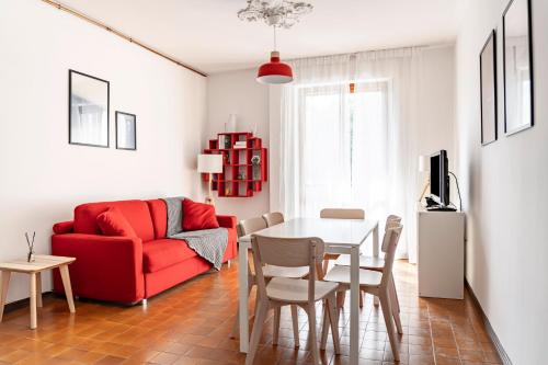 GuestHost Garda cozy retreat steps from Lake x6 — 4-Star Luxury Hotel in Garda, Italy