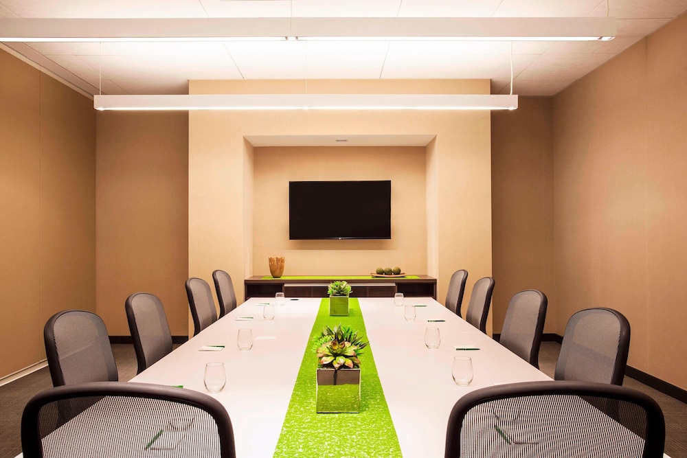 Element by Marriott Boston Seaport District - photo 28