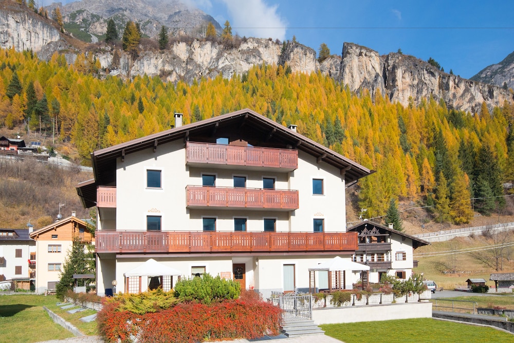 Residence Casa Martinelli — 4-Star Luxury Hotel in Isolaccia, Italy