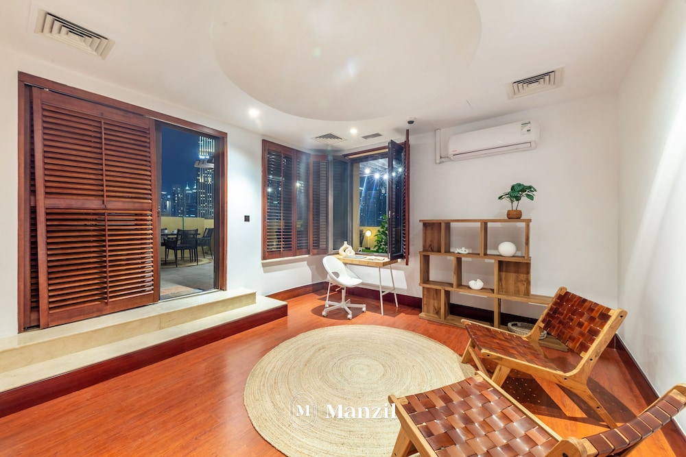 Manzil 2BR Penthouse w full Burj View in Downtown — 4-Star Luxury Hotel in Dubai, United Arab Emirates