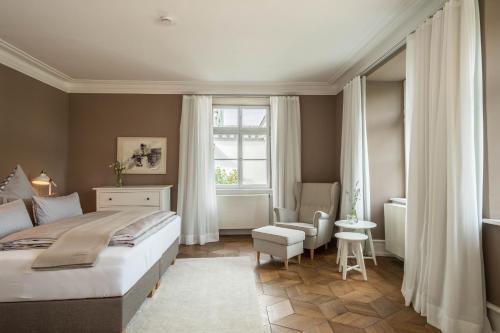 Schloss Kirchberg Rosé — 4-Star Luxury Hotel in Immenstaad Am Bodensee, Germany