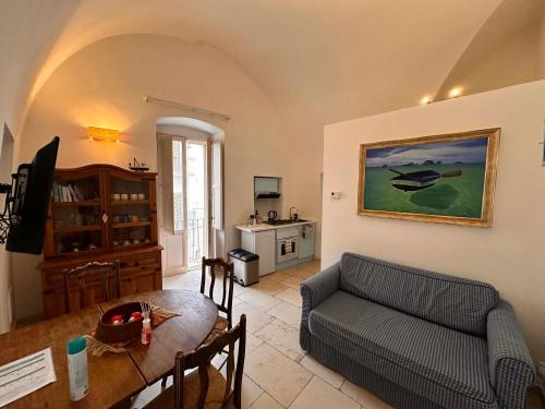 Casa vacanze San Salvatore Centro Storico Monopoli — 4-Star Luxury Hotel in Monopoli, Italy