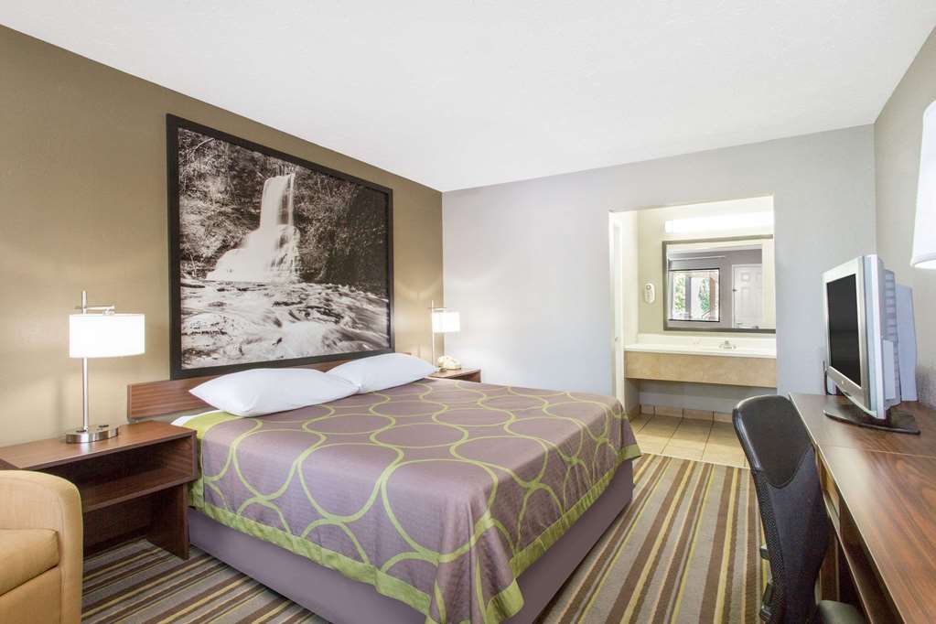 Super 8 by Wyndham Wytheville - photo 7