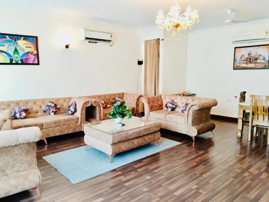 Fortune Home Service Apartment 2BhkE28 Saket 2A — 5-Star Luxury Hotel in New Delhi, India