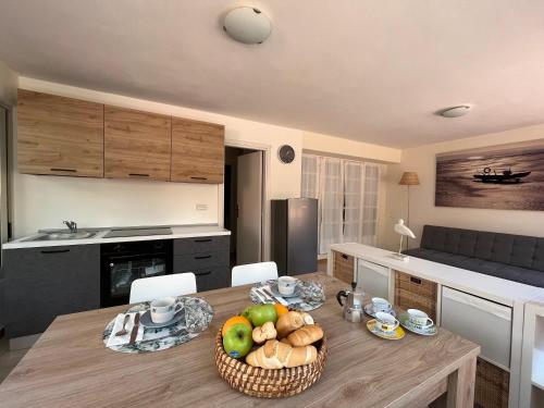 La Terrasse Appartamento Il Fico Loft Silenzioso E Confortevole — 4-Star Luxury Hotel in La Maddalena, Italy