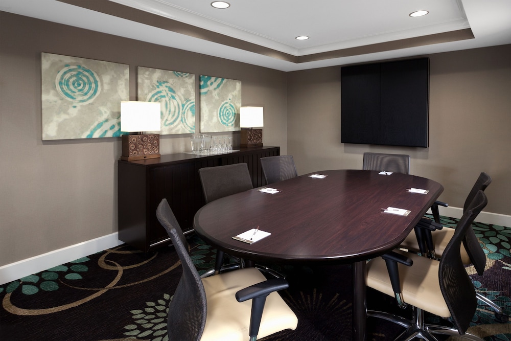 Staybridge Suites South Springfield by IHG - photo 42
