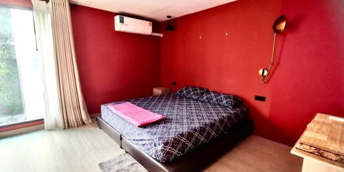 Hash Apartment Silom Soi 3 hip and funky with rooftop view