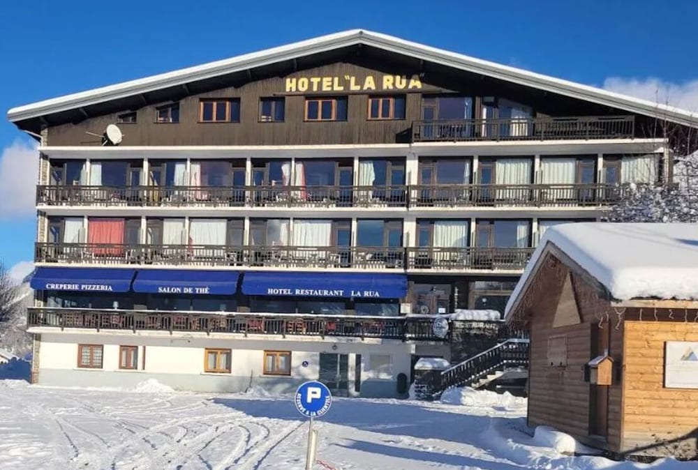 Hotel La Rua in Saint-Jean-De-Maurienne, France