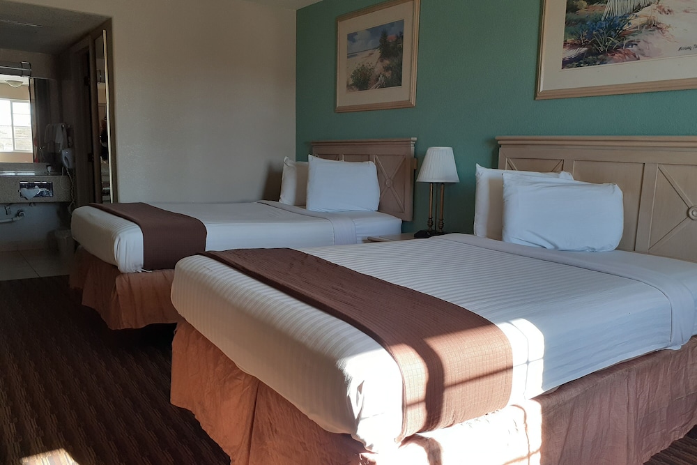 Howard Johnson Inn Salina Kansas - photo 13
